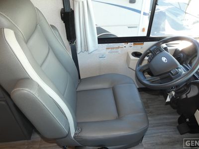 2024 Thor Motor Coach Luminate - Photo 9