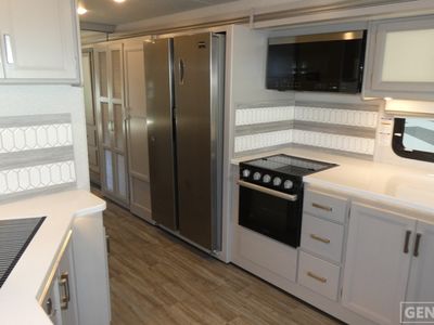2024 Thor Motor Coach Luminate - Photo 7