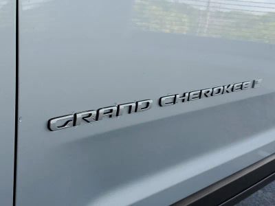 2024 Jeep Grand Cherokee — engine compartment view