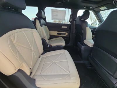 2027 Kia Telluride Hybrid - Photo 14