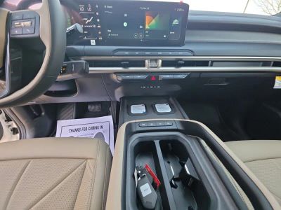 2027 Kia Telluride Hybrid - Photo 13