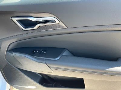 2026 Kia Sportage — photo 11 view