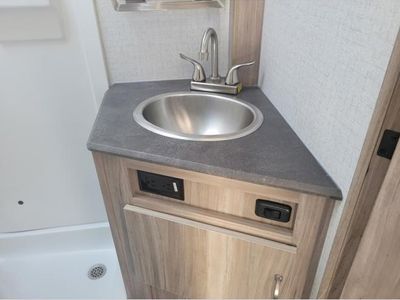 2022 Winnebago Industries Towables Micro Minnie - Photo 24