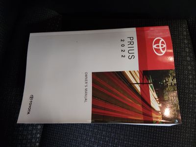 2022 Toyota Prius - Photo 17