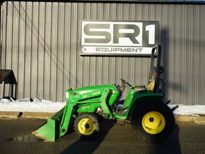 2016 John Deere 3032E Hydro — front three-quarter view
