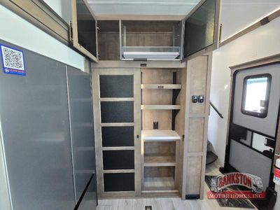 2026 Montana 3532SP - Photo 15