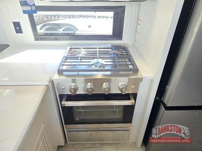 2026 Montana 3532SP - Photo 10