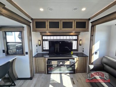 2026 Montana 3532SP - Photo 23