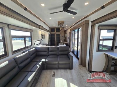 2026 Montana 3532SP - Photo 26