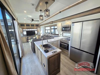 2026 Montana 3532SP - Photo 38