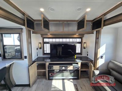 2026 Montana 3532SP - Photo 24