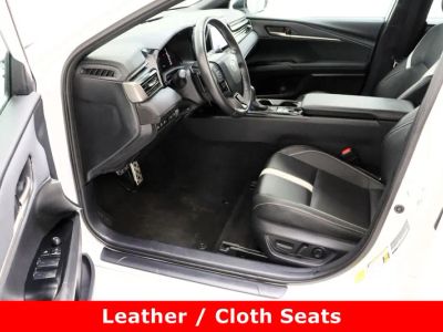 2025 Toyota Camry FWD - Photo 14
