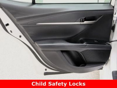 2025 Toyota Camry FWD - Photo 26
