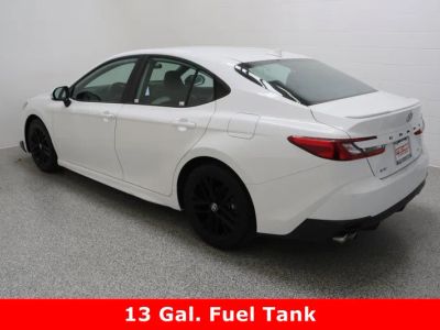 2025 Toyota Camry FWD - Photo 9