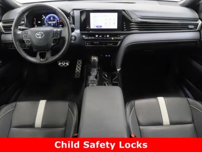 2025 Toyota Camry FWD - Photo 30