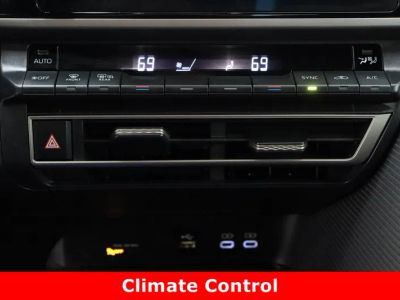 2025 Toyota Camry FWD - Photo 20