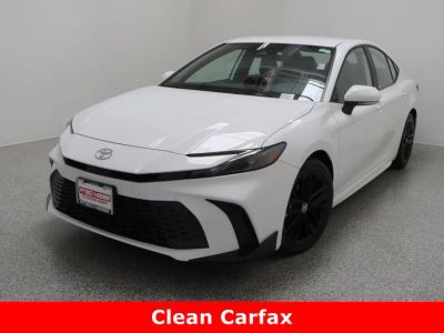 2025 Toyota Camry FWD - Photo 2