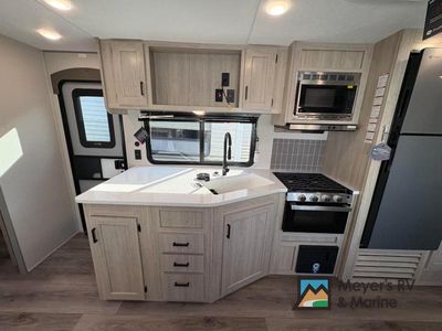 2026 Coachmen RV Catalina Legacy Edition - Photo 16