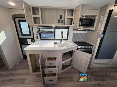 2026 Coachmen RV Catalina Legacy Edition - Photo 17