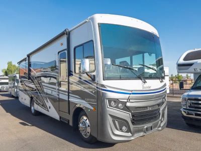 2026 Fleetwood BOUNDER — front three-quarter view