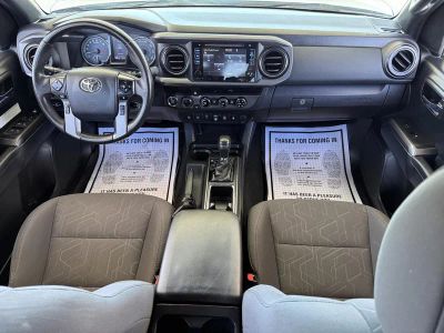 2018 Toyota Tacoma Double Cab — photo 17 view