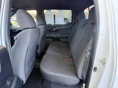 2018 Toyota Tacoma Double Cab — photo 16 view