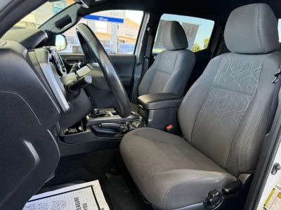 2018 Toyota Tacoma Double Cab — photo 15 view