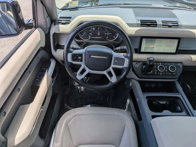 2023 Land Rover Defender — photo 17 view
