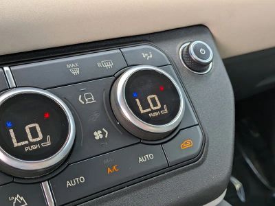 2023 Land Rover Defender — photo 31 view