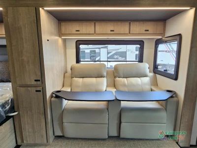 2027 Grand Design Lineage Series M - Photo 32