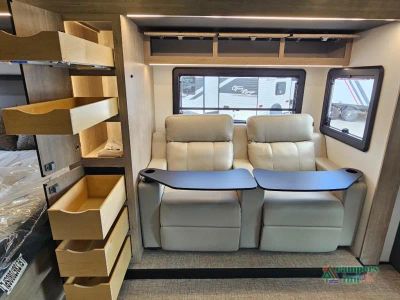 2027 Grand Design Lineage Series M - Photo 33