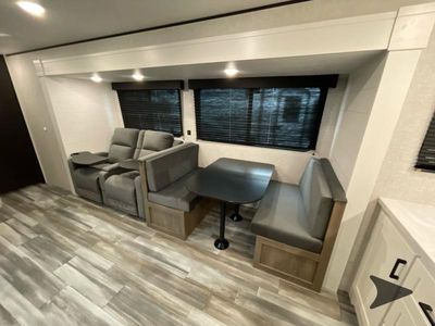 2025 Jayco Jay Flight SLX - Photo 10