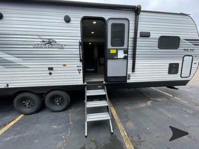 2025 Jayco Jay Flight SLX - Photo 2