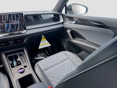 2026 Volkswagen Tiguan — photo 18 view