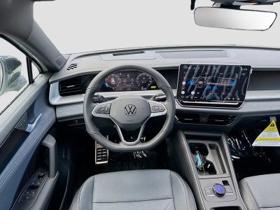 2026 Volkswagen Tiguan — photo 17 view