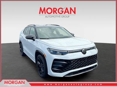 2026 Volkswagen Tiguan SE R-Line Black in Opal — front three-quarter view