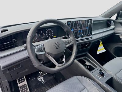 2026 Volkswagen Tiguan — photo 9 view