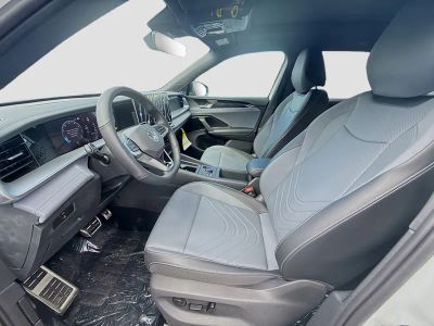 2026 Volkswagen Tiguan — photo 16 view