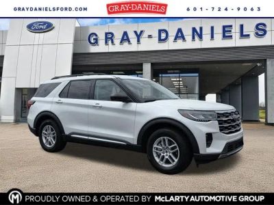 2025 Ford Explorer - Photo 2