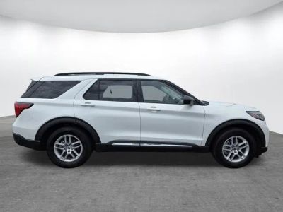2025 Ford Explorer - Photo 4