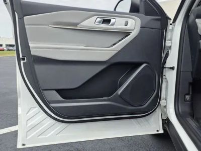2025 Ford Explorer - Photo 16