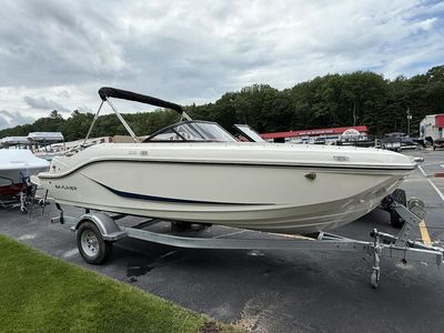 2025 Bayliner D20i - Photo 4