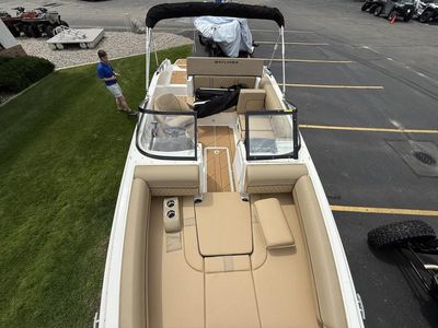 2025 Bayliner D20i - Photo 15