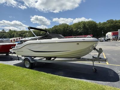 2025 Bayliner D20i - Photo 2