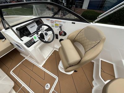 2025 Bayliner D20i - Photo 12