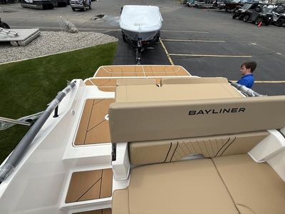 2025 Bayliner D20i - Photo 10