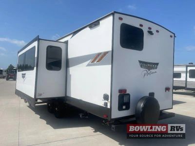2023 Wildwood 26DBUD — interior view
