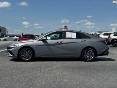 2024 Hyundai Elantra - Photo 8