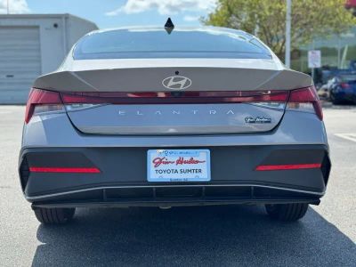 2024 Hyundai Elantra - Photo 10