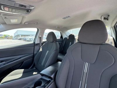 2024 Hyundai Elantra - Photo 17